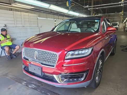 Used 2019 Lincoln Nautilus Reserve AWD/4WD image 3