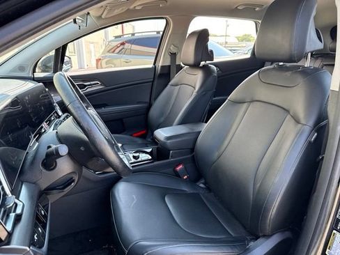 Certified 2023 Kia Sportage EX AWD/4WD image 17