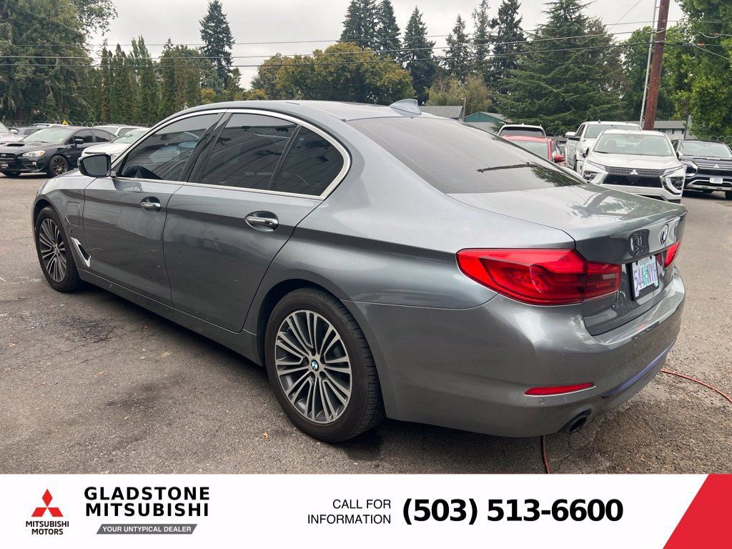 Used 2018 BMW 530e xDrive AWD/4WD image 6