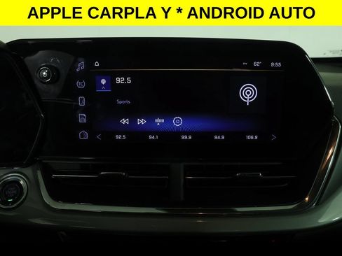 Used 2025 Chevrolet Trax LT FWD image 3