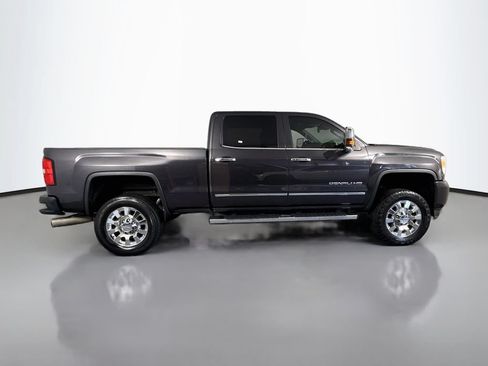 Used 2016 GMC Sierra 2500 Denali w/ Duramax Plus Package AWD/4WD image 4