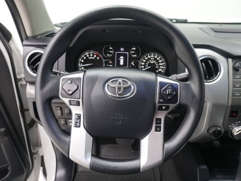 Used 2018 Toyota Tundra SR5 w/ SR5 Upgrade Package AWD/4WD image 16