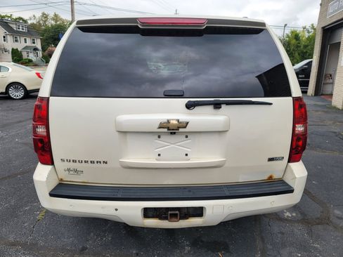 Used 2008 Chevrolet Suburban LTZ w/ LTZ Preferred Equipment Group image 5