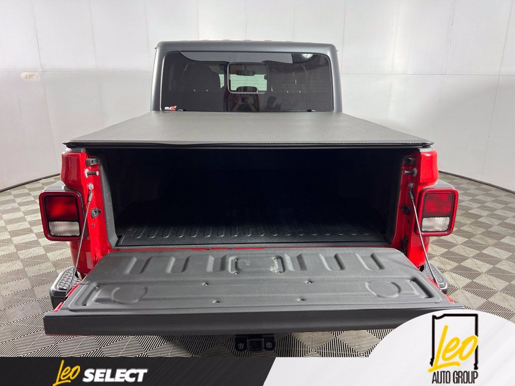 Used 2023 Jeep Gladiator Sport AWD/4WD image 7