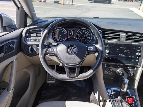 Used 2019 Volkswagen Golf Alltrack SE image 2