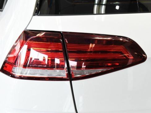 Used 2018 Volkswagen GTI SE w/ SE Leather Package FWD image 12