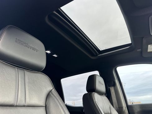 Used 2021 Chevrolet Silverado 1500 High Country w/ Technology Package image 17