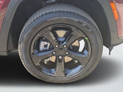 New 2025 Jeep Grand Cherokee L Limited w/ Black Appearance Package image 9