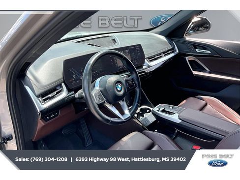 Used 2025 BMW X1 xDrive28i AWD/4WD image 12