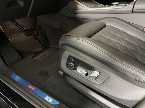 Used 2026 BMW X7 xDrive40i image 13