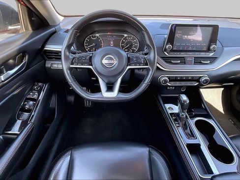 Used 2024 Nissan Altima 2.5 SR FWD image 6