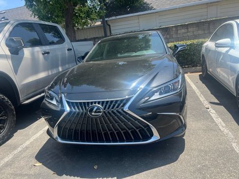 Used 2024 Lexus ES 350 w/ Premium Package FWD image 2
