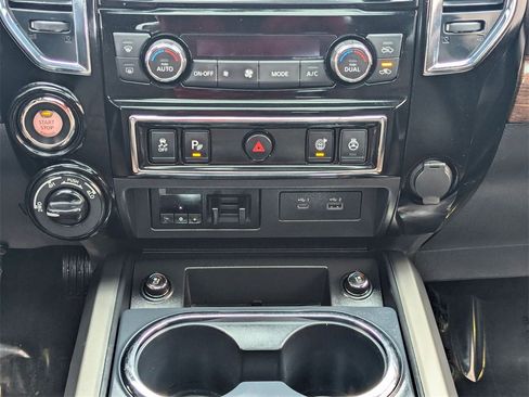 Used 2021 Nissan Titan Platinum Reserve w/ Moonroof Package image 29