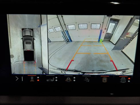 Used 2025 GMC Sierra 1500 AT4 w/ AT4 Premium Package image 33