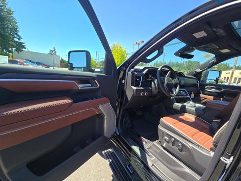New 2026 GMC Sierra 3500 Denali Ultimate AWD/4WD image 14