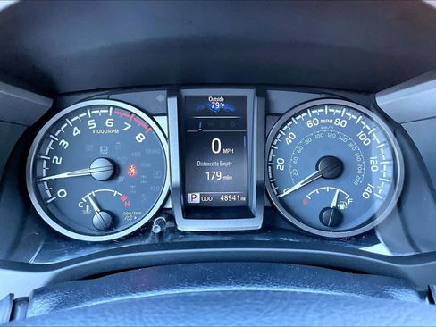 Used 2021 Toyota Tacoma TRD Sport AWD/4WD image 26