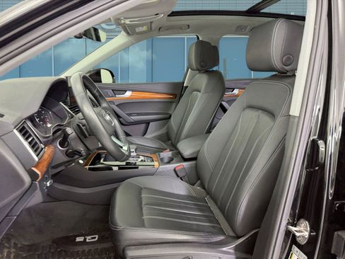 Certified 2023 Audi Q5 2.0T Premium w/ Convenience Package image 5