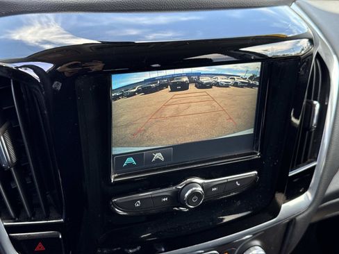 Used 2018 Chevrolet Traverse LS FWD image 18