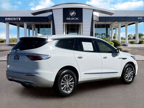 Used 2024 Buick Enclave Premium AWD/4WD image 3