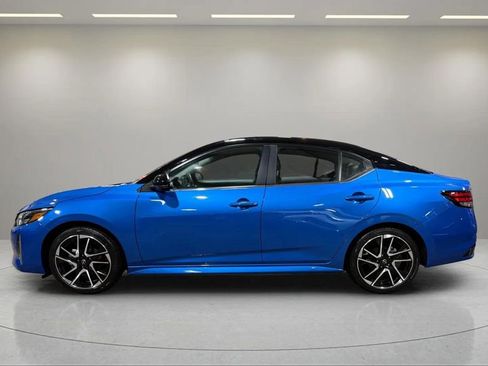 Used 2024 Nissan Sentra SR w/ SR Premium Package image 15