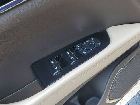 Used 2022 Lincoln Nautilus FWD w/ Premium Package image 20