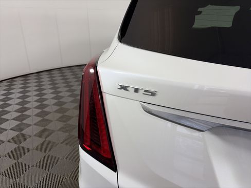 Used 2022 Cadillac XT5 Premium Luxury w/ Technology Package image 16