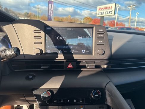 Used 2025 Hyundai Elantra Sport image 14