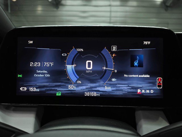 Used 2025 Chevrolet Equinox EV LT w/ Convenience Package II FWD image 23