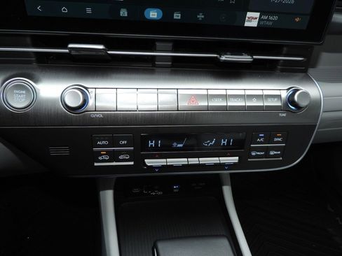 Used 2025 Hyundai Kona SEL image 22