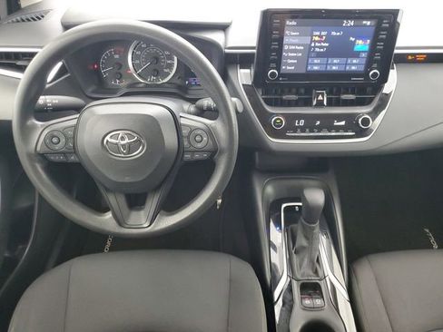 Used 2022 Toyota Corolla LE image 16