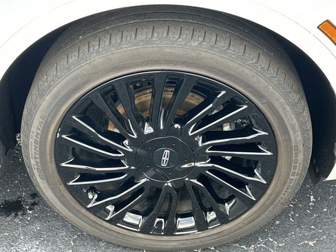 Certified 2022 Lincoln Corsair Reserve w/ Equipment Group 201A image 11