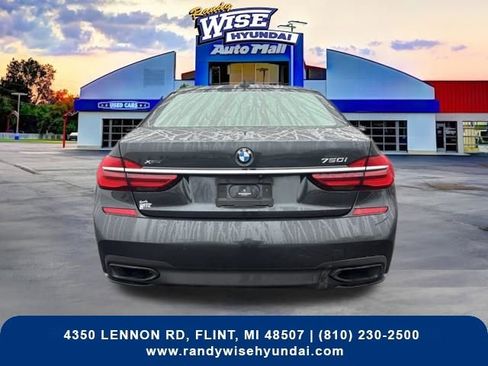Used 2017 BMW 750i xDrive image 8