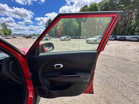 Used 2016 Kia Soul + w/ Audio Package FWD image 32