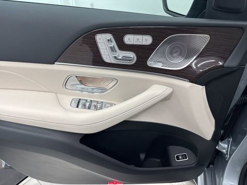 Used 2026 Mercedes-Benz GLS 450 4MATIC image 17