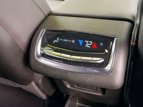 Certified 2025 Cadillac XT6 Luxury image 18