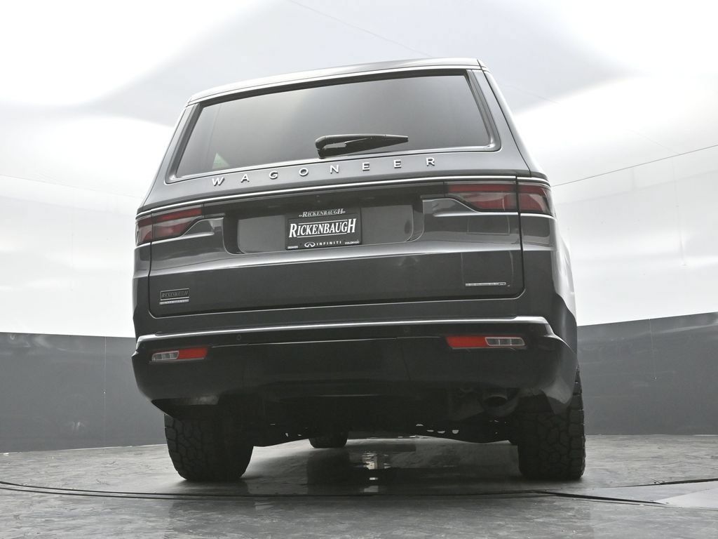 Used 2022 Jeep Wagoneer Series III w/ Flexible Seating Group AWD/4WD image 25