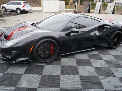 Used 2020 Ferrari 488 Pista Coupe image 11