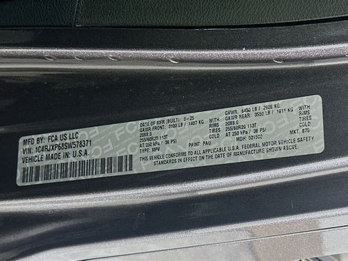 Used 2025 Jeep Wrangler Sahara image 12