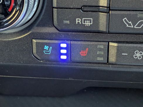 Used 2018 Ford F150 Lariat w/ Equipment Group 502A Luxury image 28