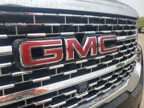 Used 2021 GMC Acadia Denali w/ Denali Technology Package AWD/4WD image 38