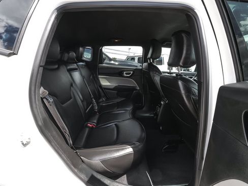 Used 2025 Jeep Compass Limited AWD/4WD image 37