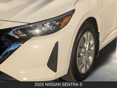 Used 2025 Nissan Sentra S image 10