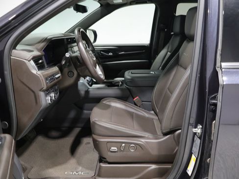 Used 2024 GMC Yukon Denali w/ Denali Reserve Package AWD/4WD image 11
