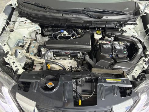 Used 2017 Nissan Rogue SL image 27