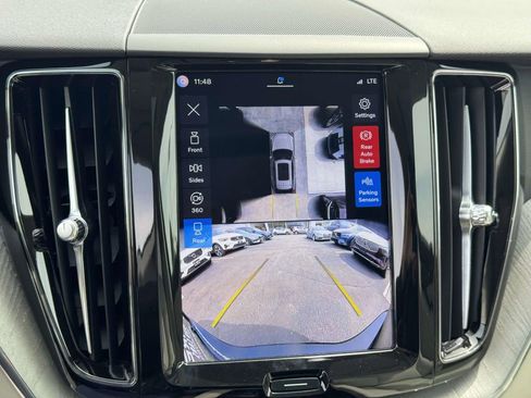 Certified 2024 Volvo XC60 B5 Plus w/ Climate Package AWD/4WD image 30
