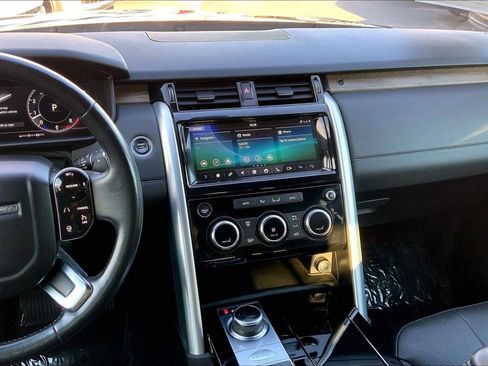 Used 2020 Land Rover Discovery HSE image 6