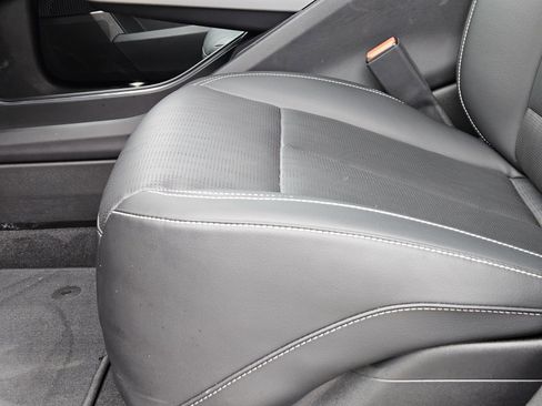 Used 2024 Cadillac Lyriq Luxury w/ LPO, Floor Liner Package image 29