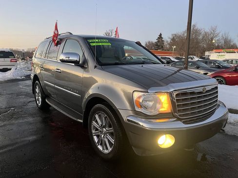 Used 2009 Chrysler Aspen Limited w/ Trailer Tow Group image 4