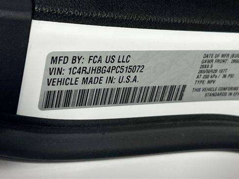 Used 2023 Jeep Grand Cherokee Limited AWD/4WD image 32