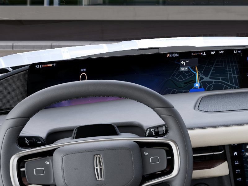 New 2027 Lincoln Navigator Premiere RWD image 13